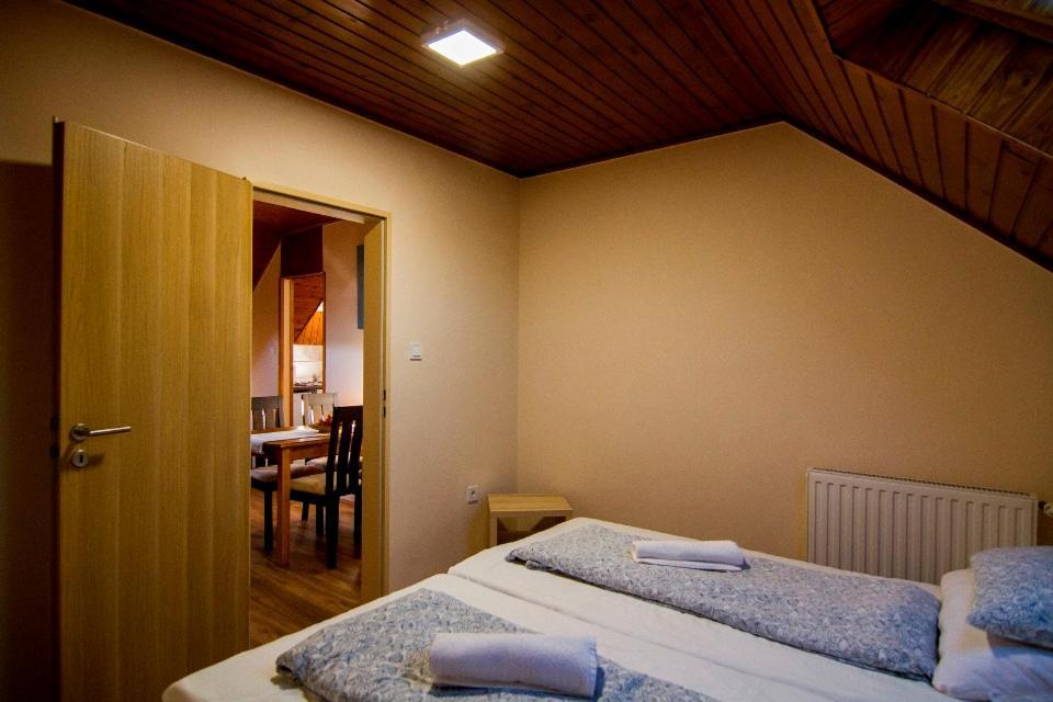 Natura Panzio&Apartmanhaz Orfu Ngoại thất bức ảnh